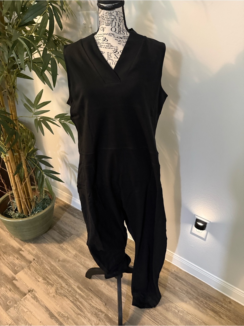 Zenana Outfitters Black Sleeveless V-Neck Jumpsuit
